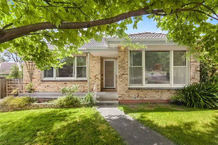 24 Ahern Road, Pakenham VIC 3810