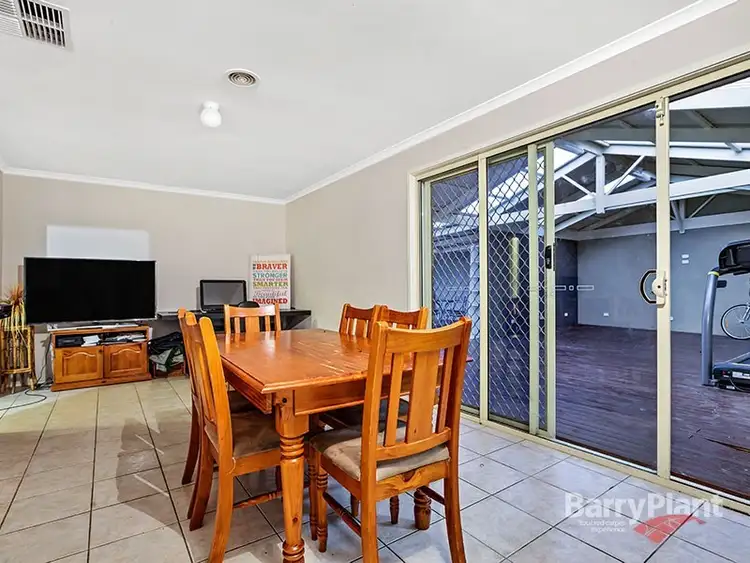 Fourth view of Homely house listing, 2 Calais Court, Hoppers Crossing VIC 3029