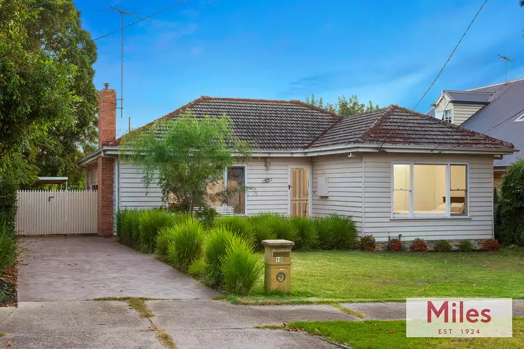 10 Hilltop Avenue, Macleod VIC 3085