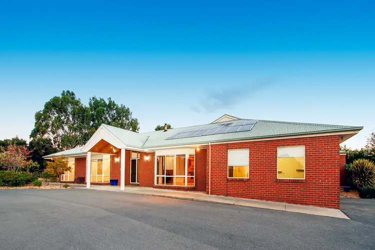 16 McColl Drive, Longford VIC 3851