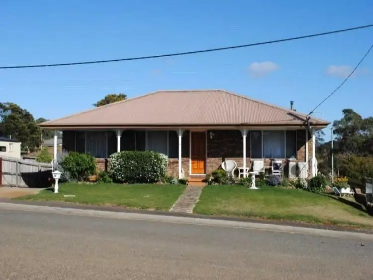 16 St Margarets Court, Swansea TAS 7190