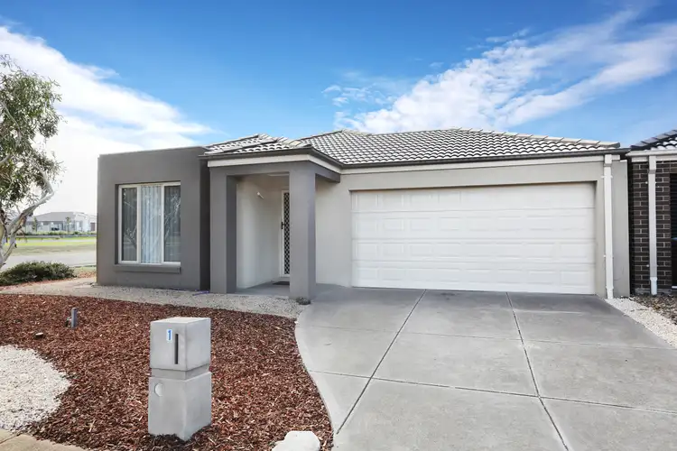 1 Grackle Crescent, Williams Landing VIC 3027