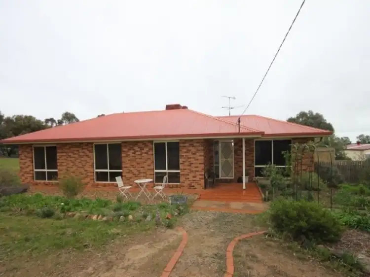 32 Iverach Street, Coolamon NSW 2701