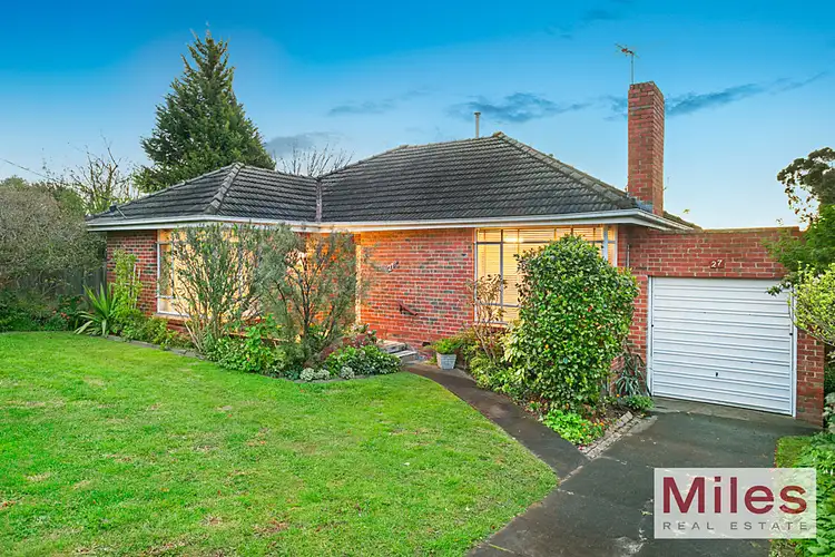 27 St Hubert Road, Ivanhoe East VIC 3079