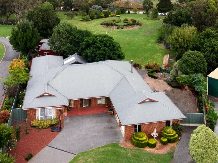 13 Finegan Court, Sale VIC 3850