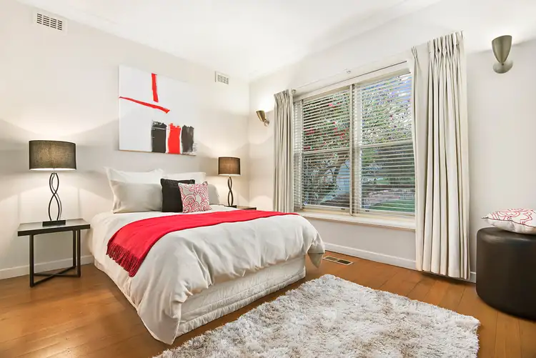 Sixth view of Homely house listing, 4 Weyburn Court, Heidelberg VIC 3084
