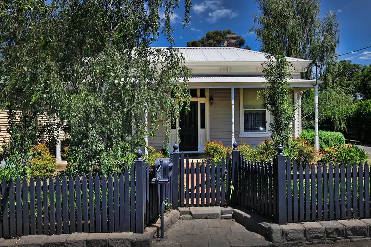8 Lauriston Street, Kyneton VIC 3444