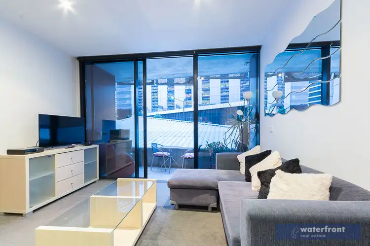 8 Waterview Walk