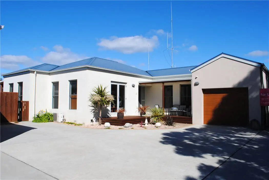 Main view of Homely townhouse listing, 3/3 Victoria Street, Swansea TAS 7190