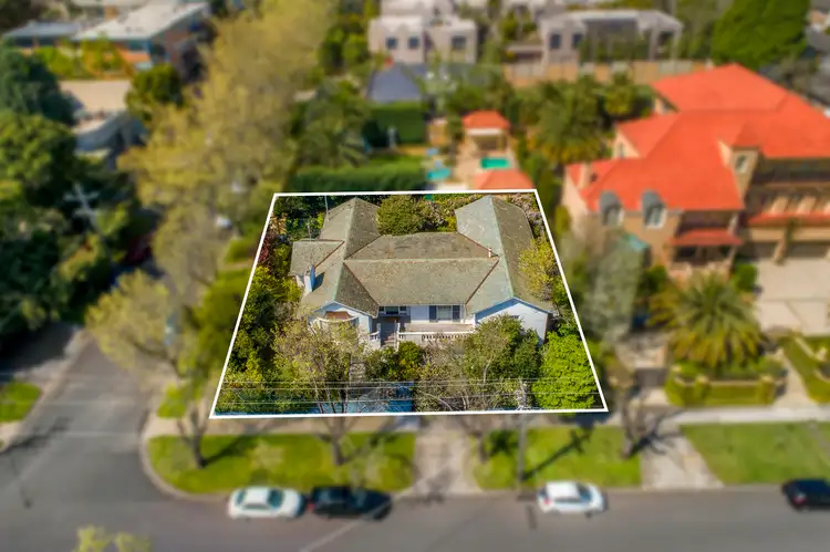 22 Lansell Road, Toorak VIC 3142
