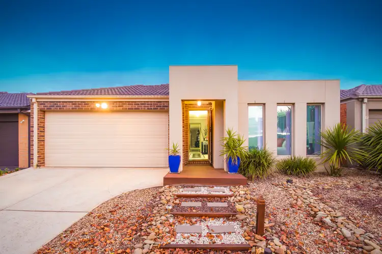 17 Solander Grove, Tarneit VIC 3029