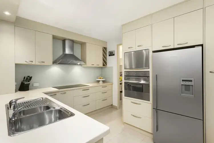 Third view of Homely apartment listing, 4/27 Queens Road, Melbourne VIC 3004