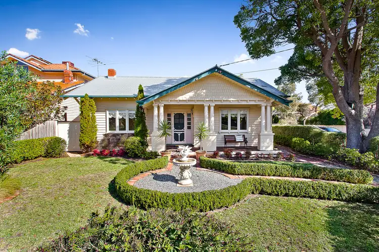 15 Avelin Street, Hampton VIC 3188