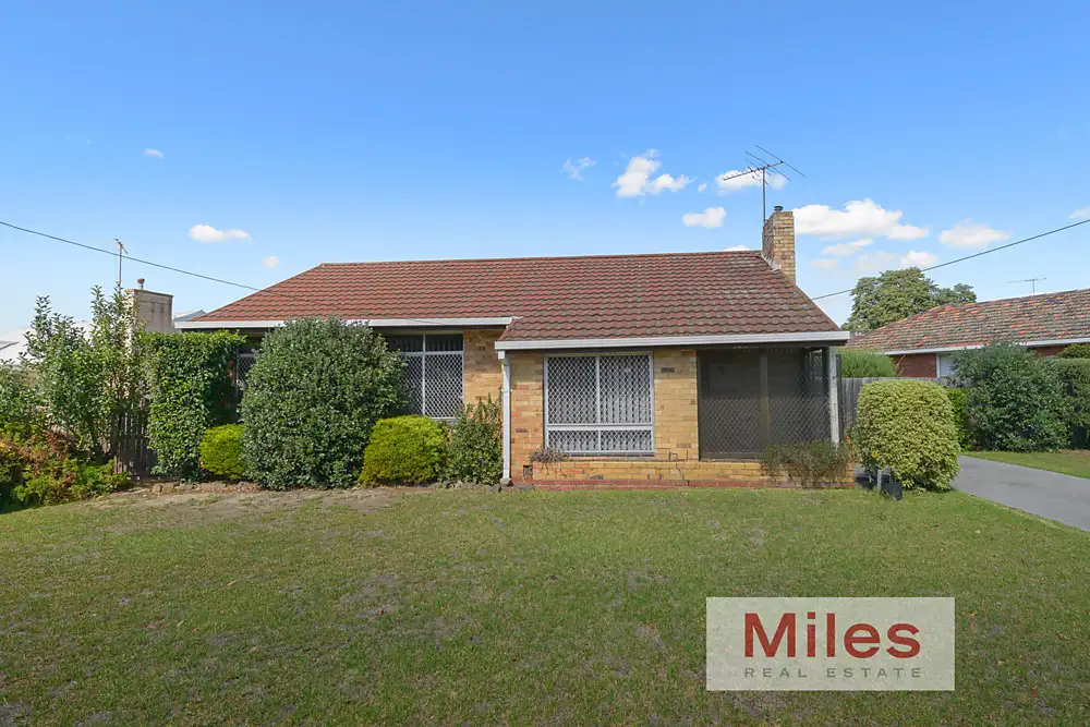 Main view of Homely house listing, 5 Daphne Crescent, Bellfield VIC 3081