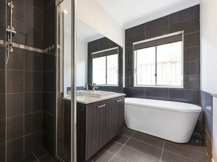 Fifth view of Homely house listing, 7 Niccoli Parkway, Mernda VIC 3754