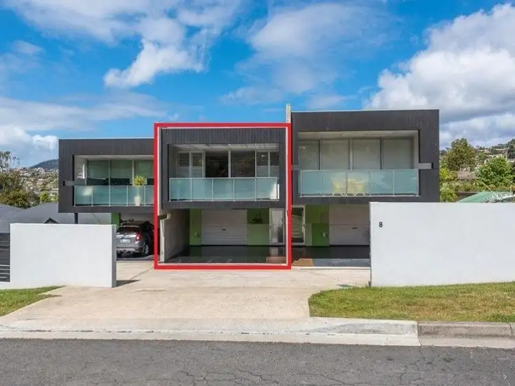 2/8 Wells Parade, Blackmans Bay TAS 7052