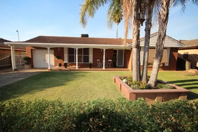 5 Jasmin Crescent, Lake Albert NSW 2650