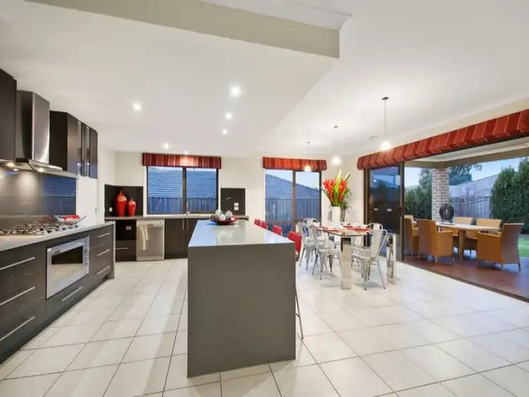 8 Westbourne Drive, Doreen VIC 3754