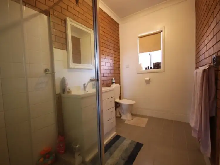 Fifth view of Homely unit listing, 1/42 Inglis Street, Lake Albert NSW 2650
