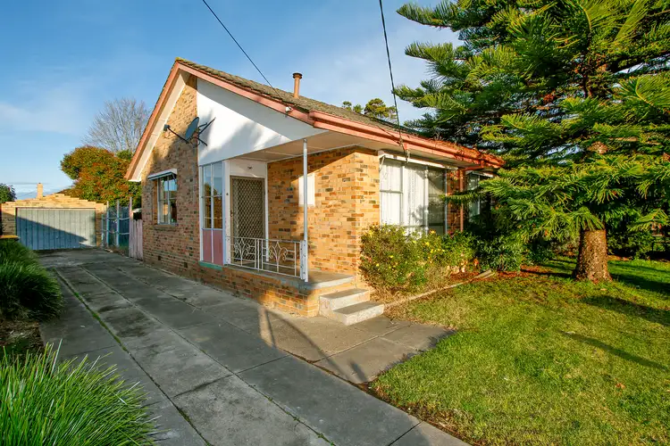 4 Alexandra Avenue, Sale VIC 3850