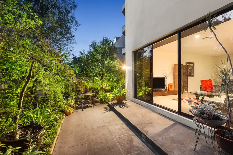 1A/29 Queens Road, Melbourne VIC 3004