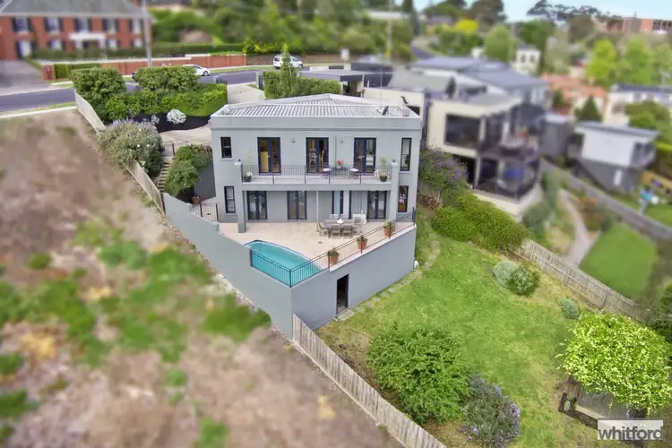 17 Melville Avenue, Newtown VIC 3220