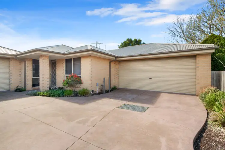 3/4 Thomas Street, Pakenham VIC 3810