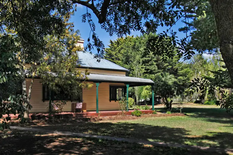60 Barry Street, Romsey VIC 3434