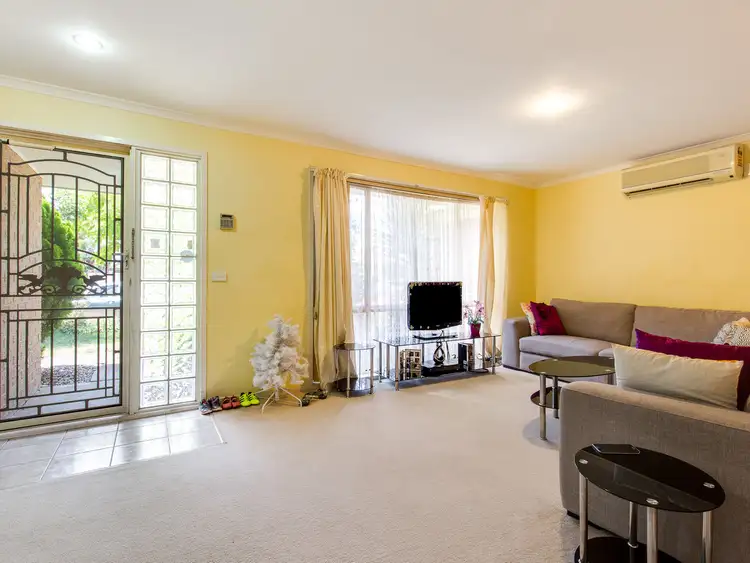 Second view of Homely house listing, 2 Chardonnay Place, Hoppers Crossing VIC 3029