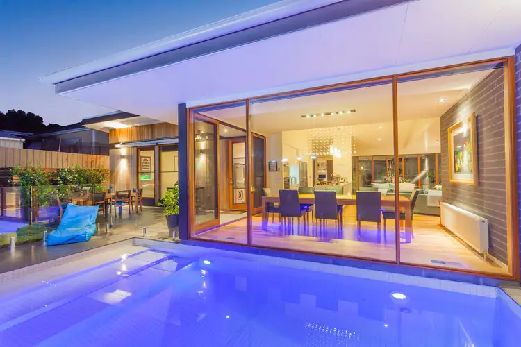 8 Mont Street, Newtown VIC 3220