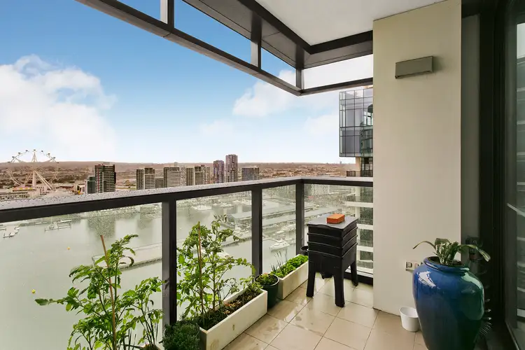 275/8 Waterside Place, Docklands VIC 3008