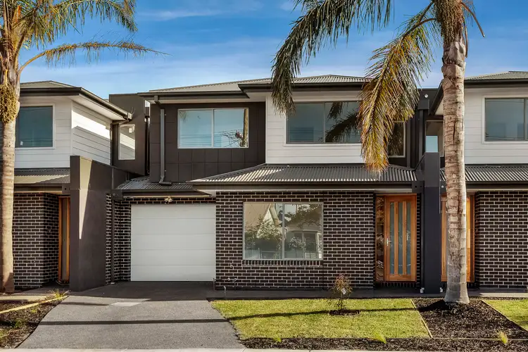 8 Kohry  Lane, Newport VIC 3015