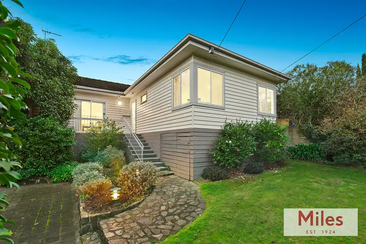 17 Greville Road, Rosanna VIC 3084