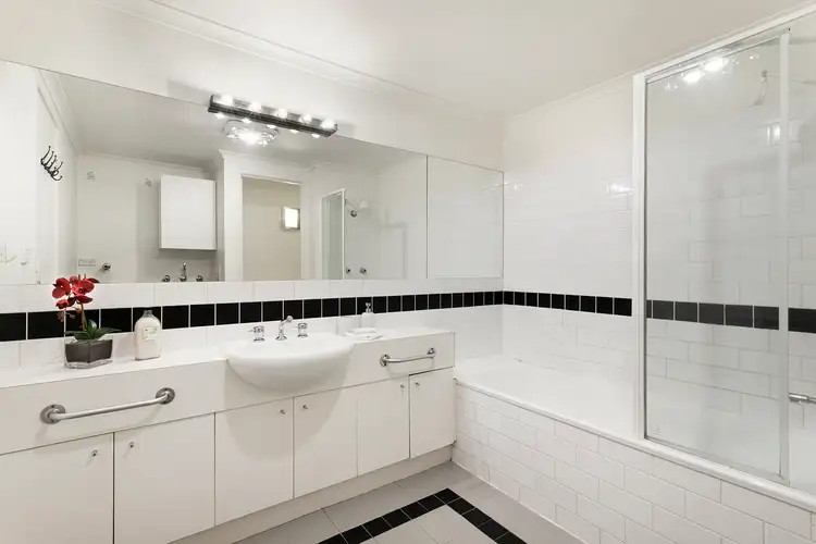 Fifth view of Homely apartment listing, 2/66 Coventry Street, Southbank VIC 3006
