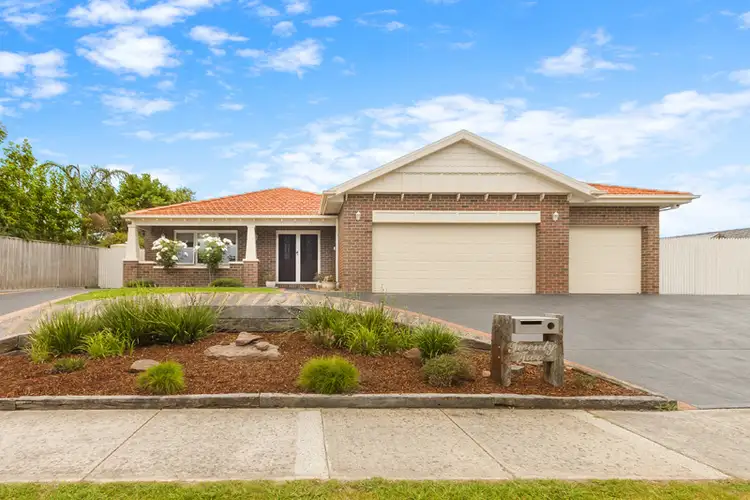 22 Livingstone Boulevard, Pakenham VIC 3810