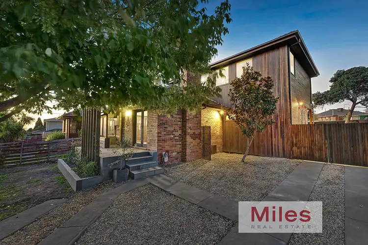 16 Shakespeare Grove, Heidelberg Heights VIC 3081