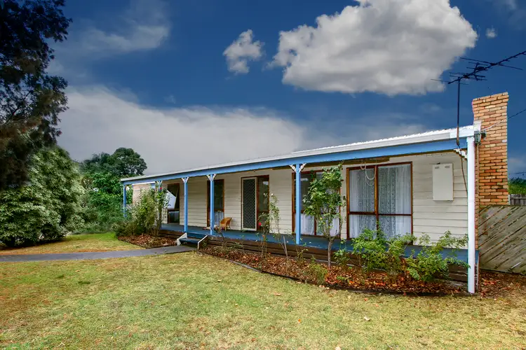 2 Rhodes Drive, Sale VIC 3850