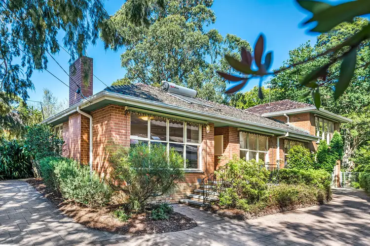 8 Sheehans Road, Blackburn VIC 3130