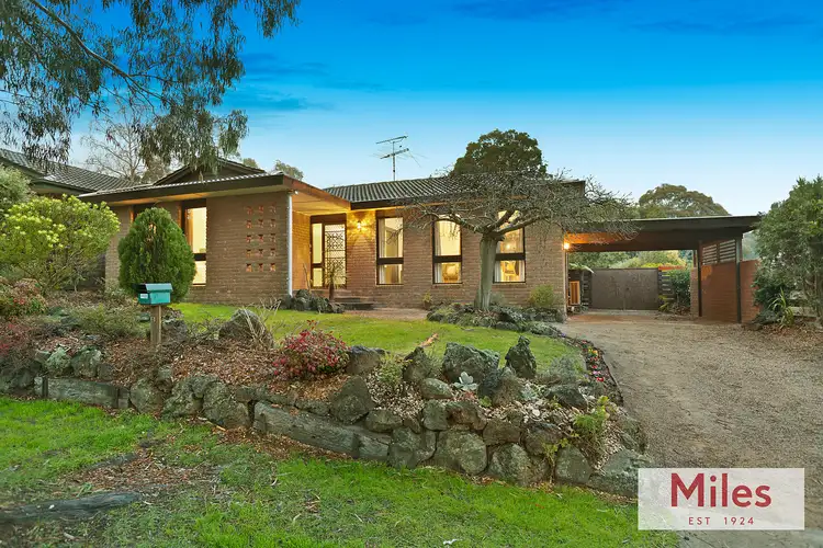 19 Crampton Crescent, Rosanna VIC 3084