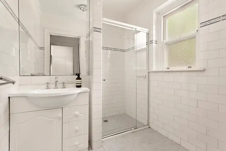 Fifth view of Homely apartment listing, 4/7 Wallace Avenue, Toorak VIC 3142