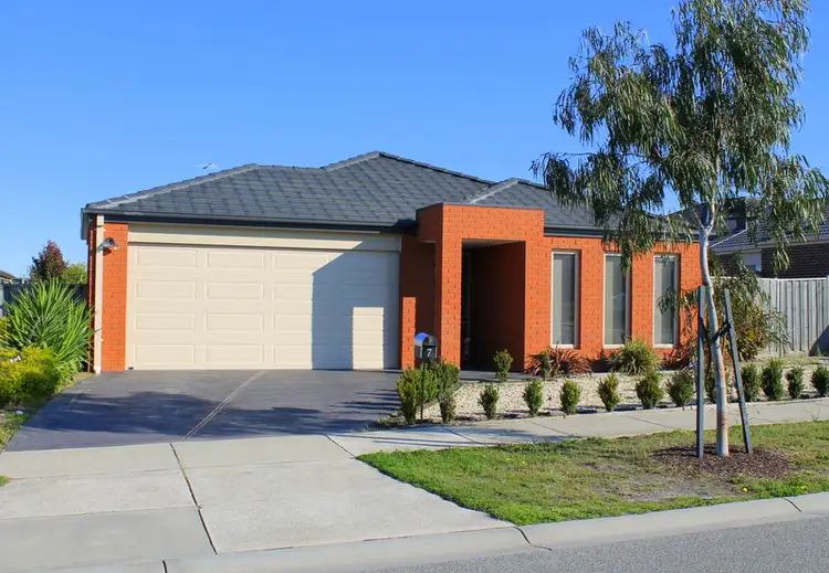 Second view of Homely house listing, 7 Charlbury Crescent, Cranbourne North VIC 3977