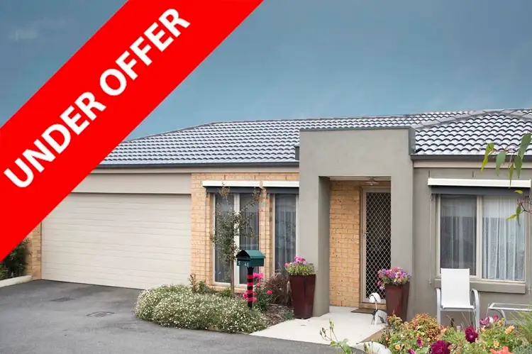 Main view of Homely townhouse listing, 5/8 Silverdale Drive, Darley VIC 3340