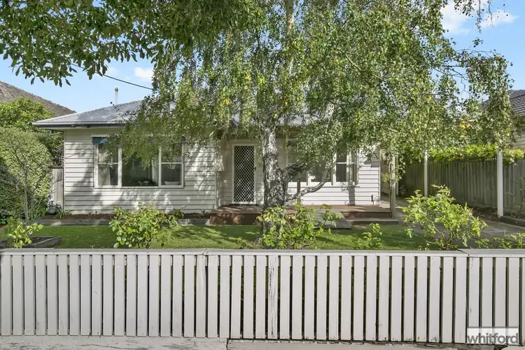 3 Roslyn Road, Belmont VIC 3216