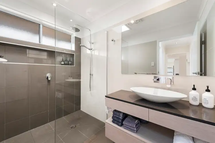 Sixth view of Homely unit listing, 4/736 Centre Road, Bentleigh East VIC 3165
