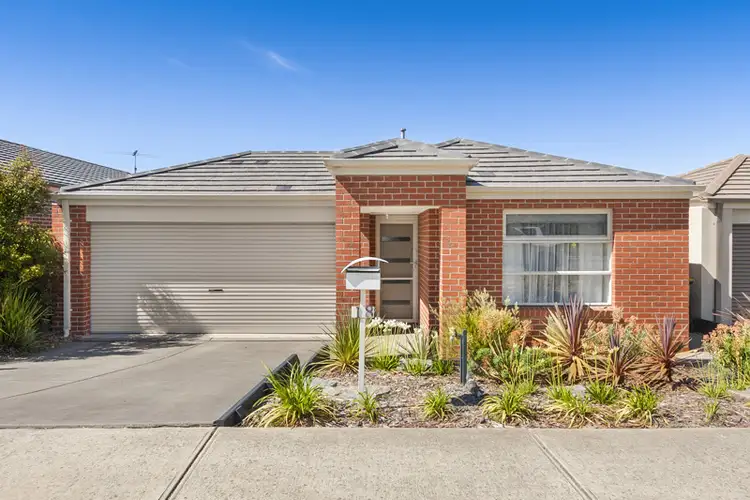 18 Superior Waters, Pakenham VIC 3810