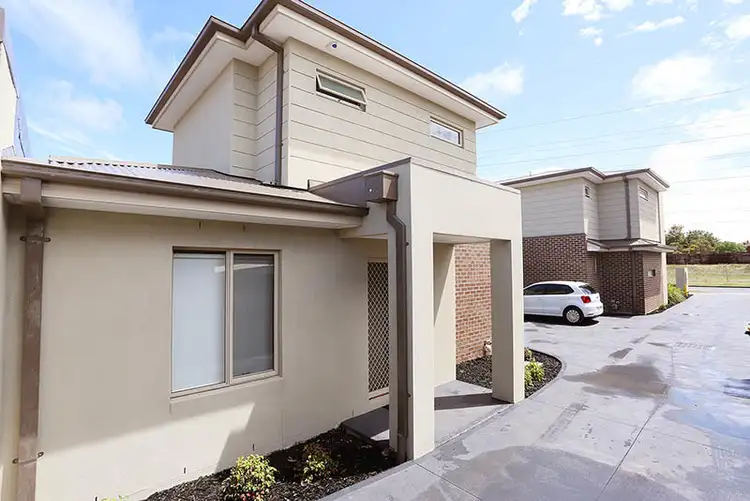 Fourth view of Homely townhouse listing, 2/165 View Street, Glenroy VIC 3046