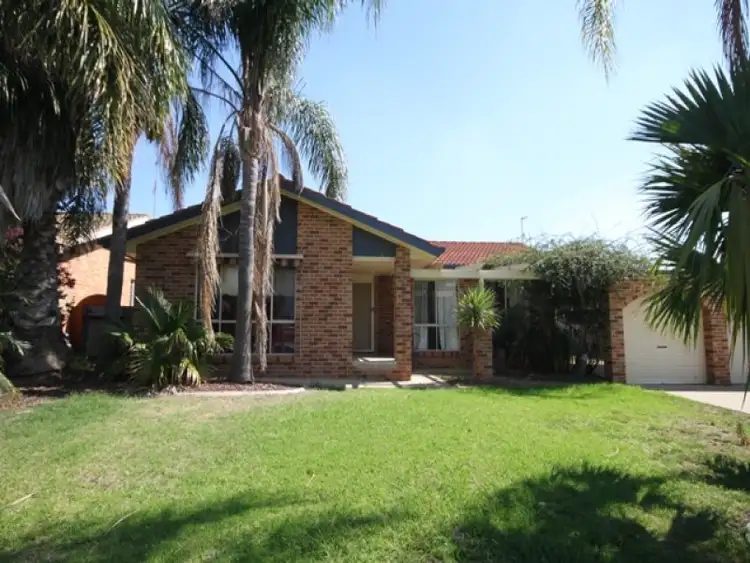107 Balleroo Crescent, Glenfield Park NSW 2650
