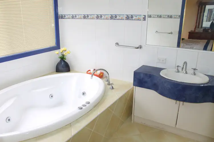 Fifth view of Homely house listing, 25 London Crescent, Narre Warren VIC 3805