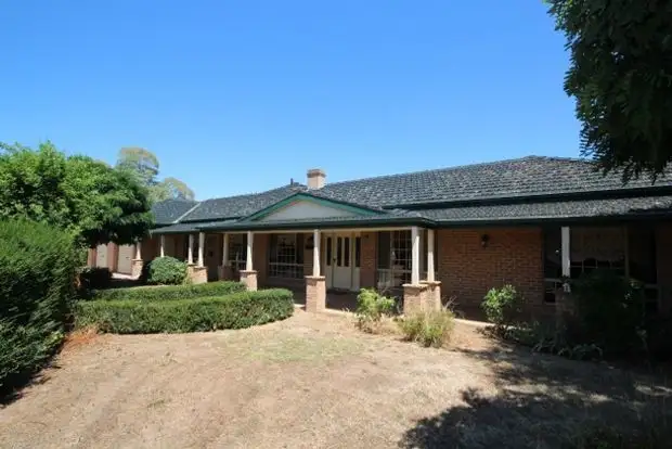 15 Sycamore Road, Lake Albert NSW 2650