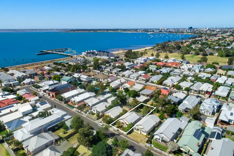 34 Edward Street, Rippleside VIC 3215